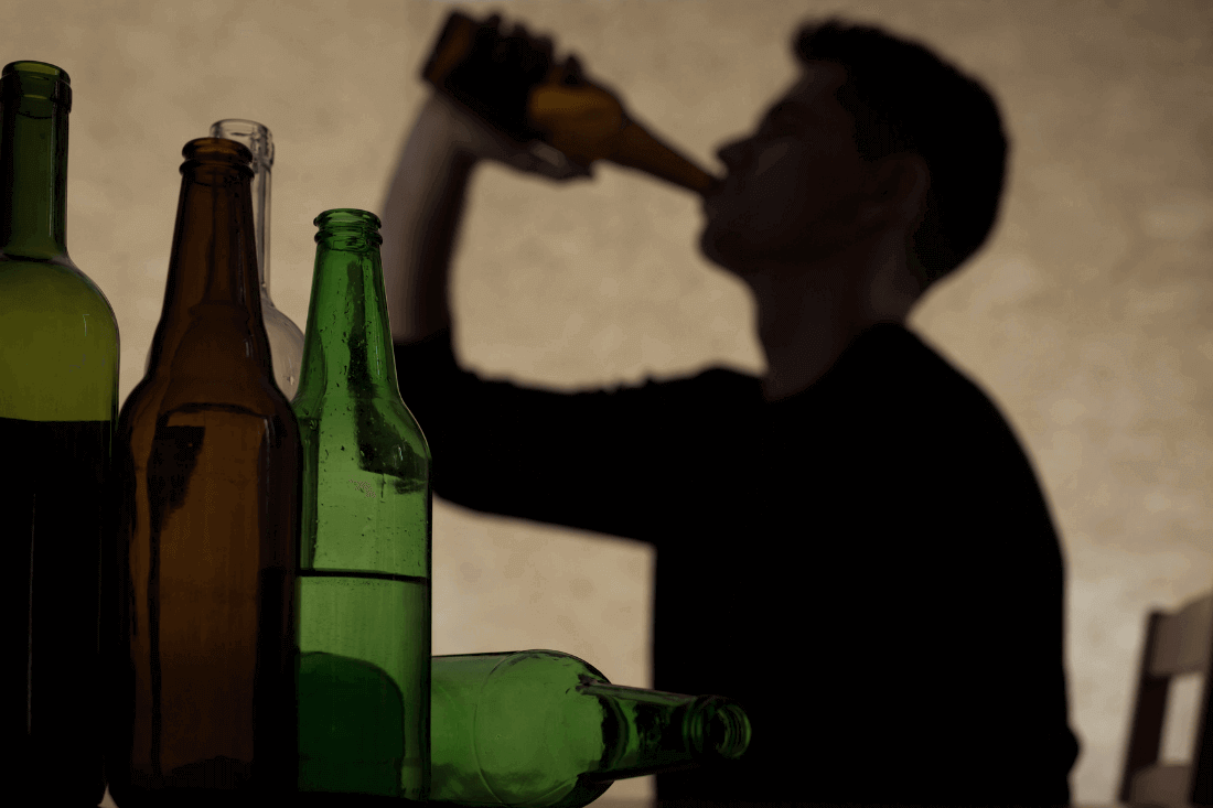 Abuzul de alcool: Simptome, cauze, tratament si prevenire